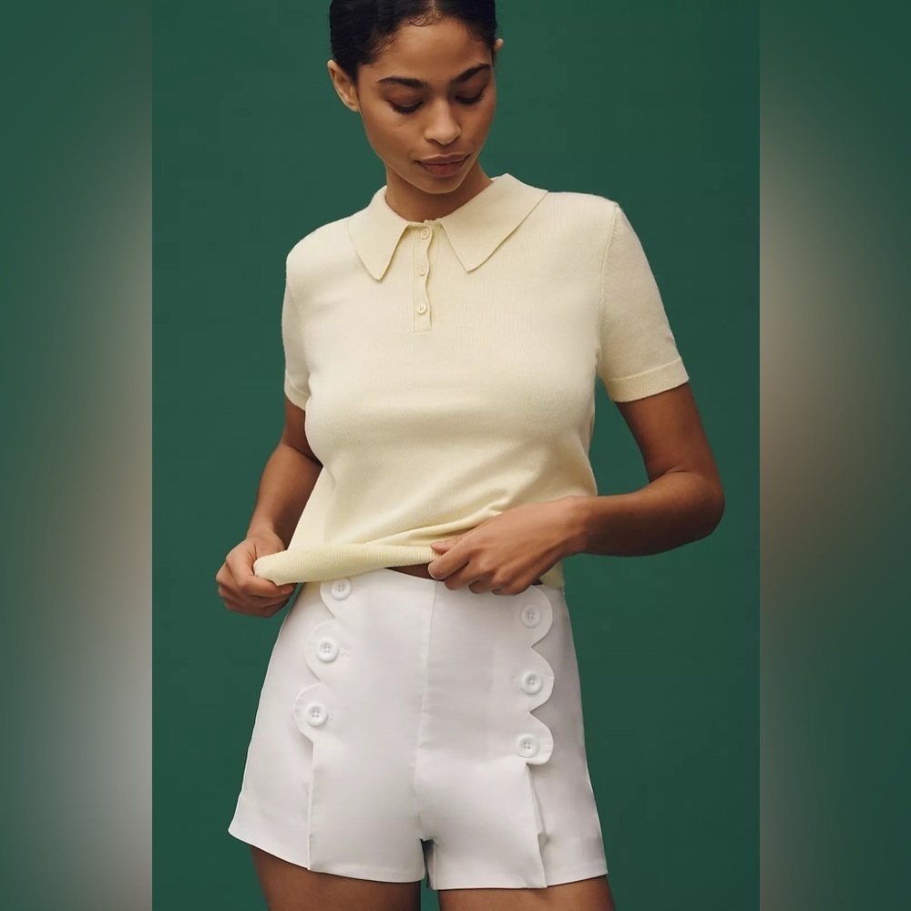 NWT! Anthropologie White Maeve Button Scallop Shorts - Size 14 🍟